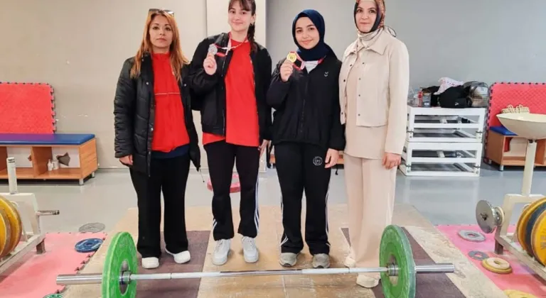 Karataylı Haltercilerden Muhteşem Başarı
