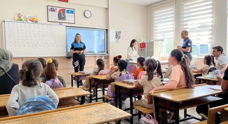 Kars Emniyet Müdürlüğü’nden öğrencilere güvenlik eğitimi desteği