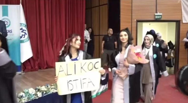 Kars Kafkas Üniversitesi mezuniyet töreninde 