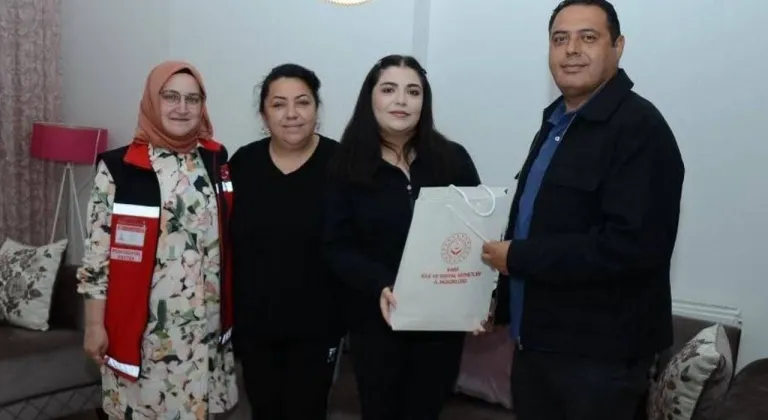 Kars Sosyal Hizmetler İl Müdürü Tosunoğlu'ndan Babalar Günü'nde anlamlı ziyaret