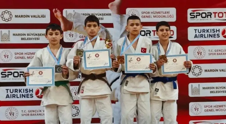 Kars, sporda yükselmeye devam ediyor! Türkiye ikinciliği Kars’a geldi