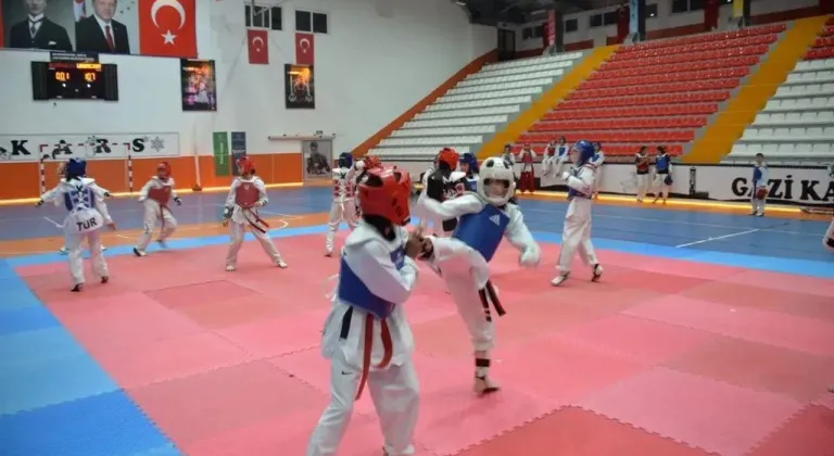 Kars, taekwondo sporunun coşkusuna ev sahipliği yaptı