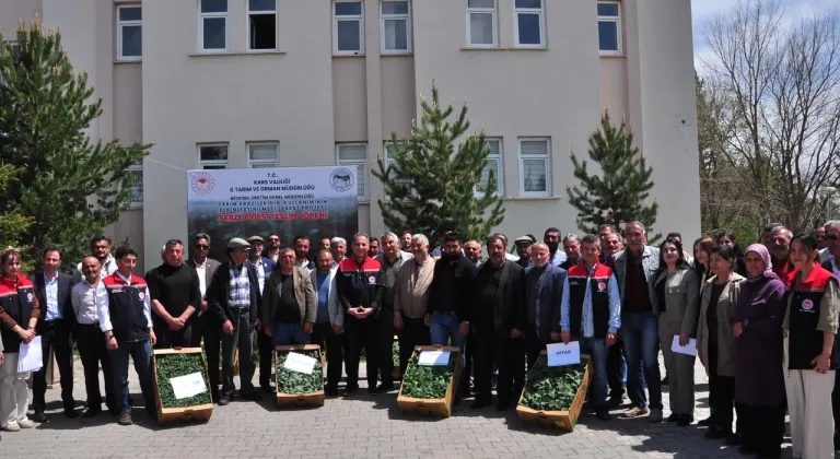 Kars Tarım Müdürlüğü'nce sebze ve meyve fidesi dağıtıldı