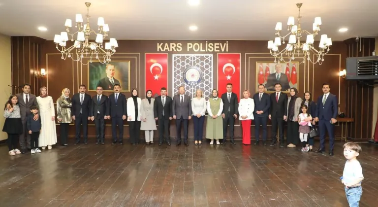Kars Valisi Ziya Polat, yeni görev yerlerine atanan mülki idare amirleri ile veda programında buluştu