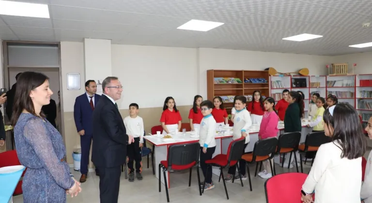 Kars Valisi Ziya Polat’ın okul ziyaretleri sürüyor