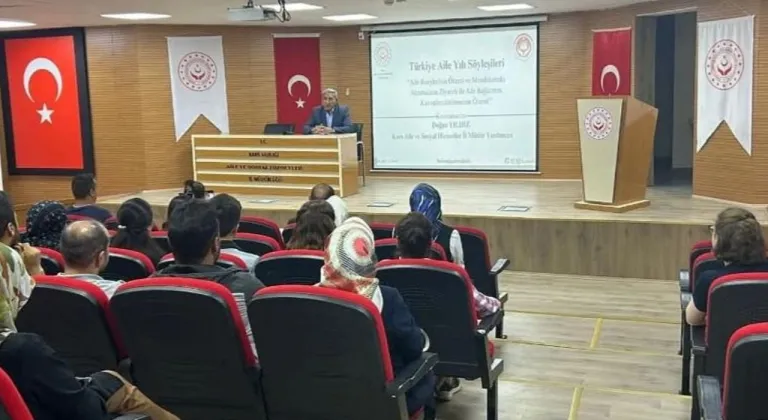 Kars'ta “Aile Yılı Söyleşileri” kapsamında aile bağlarının gücü konuşuldu