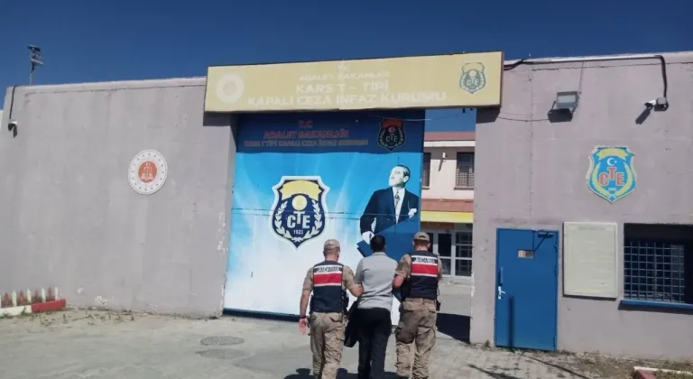 Kars'ta aranan firari jandarmanın operasyonuyla yakalandı