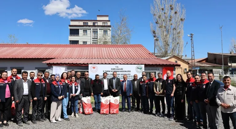 Kars'ta çiftçilere ücretsiz tohum dağıtıldı