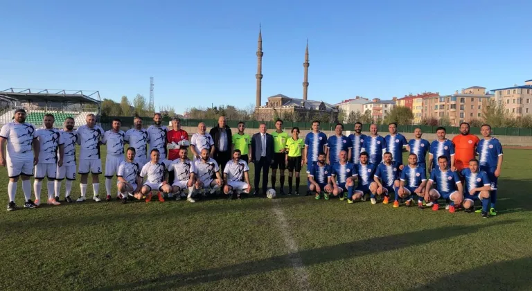 Kars'ta dostluk ve sporun gücü sahada buluştu