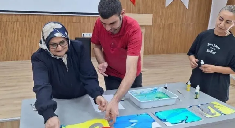 Kars'ta ebru sanatı veli katılım etkinliği ile renklendi