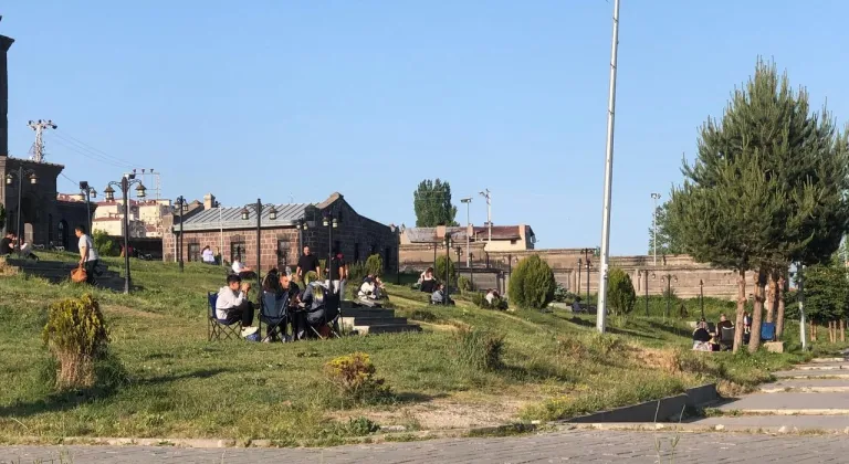 Kars'ta hafta sonu ve bayram tatilinde piknik keyfi
