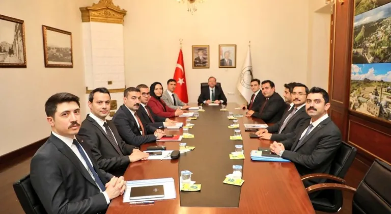 Kars’ta “Kaymakamlar Toplantısı” gerçekleştirildi, Vali Ziya Polat başkanlığında ilçe çalışmaları değerlendirildi