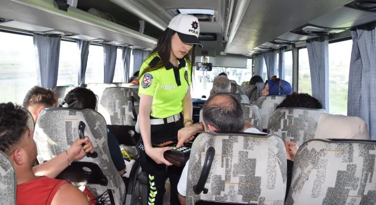 Kars'ta Kurban Bayramı'nda yolculara ikram yapıldı