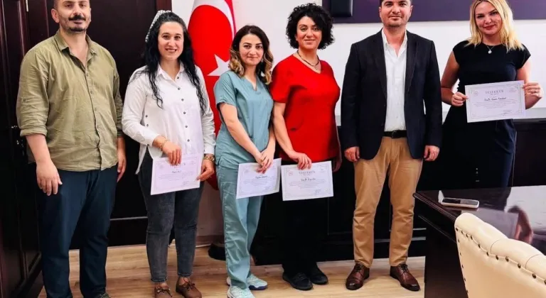 Kars'ta organ bağışına katkı sağlayan sağlık çalışanlarına teşekkür belgesi verildi
