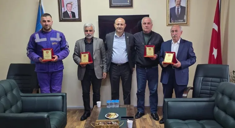 Kars'ta yılın şoförleri plaketle ödüllendirildi