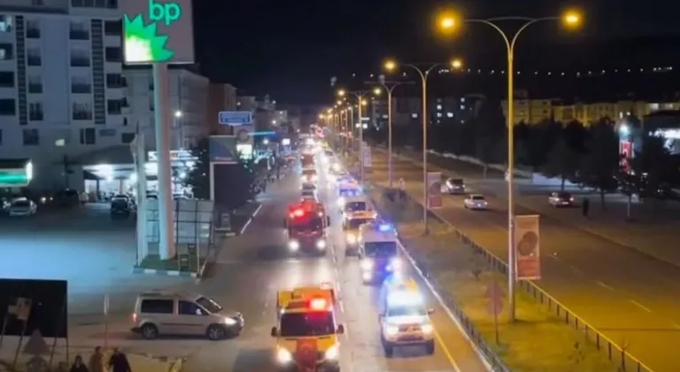 Kars’ta “Zaferin Adı Türkiye” temalı araç korteji düzenlendi