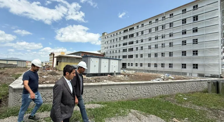 Kaymakam Enis Aslantatar, Sarıkamış’taki KYK yurdu inşaatını yerinde inceledi