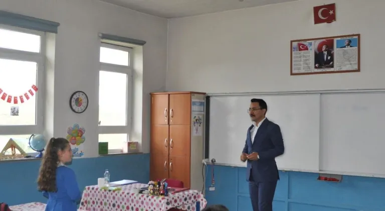 Kaymakam İsmail Demirtaş’tan Sulakbahçe Köyü İlkokuluna ziyaret