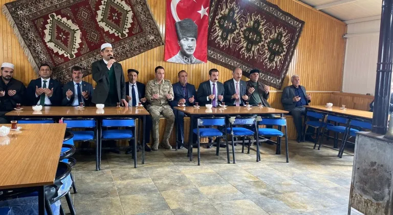 Kaymakam ve Belediye Başkanı araya girdi, Arpaçay'daki husumetli aileler arasındaki sorun çözüldü
