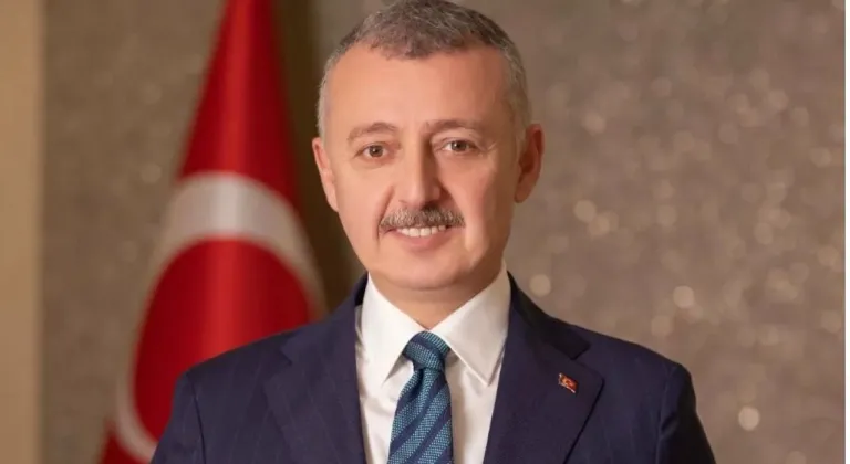 Kocaeli Belediye Başkanı Büyükakın okula yeni başlayan miniklere başarılar diledi