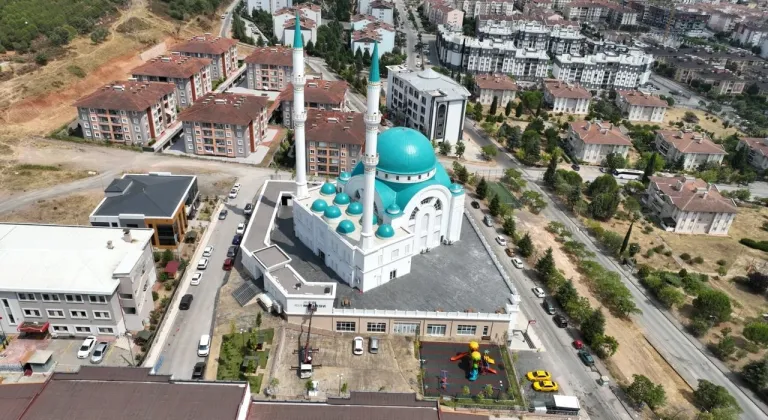 Kocaeli Belediyesi'nden cami çevrelerine estetik dokunuş