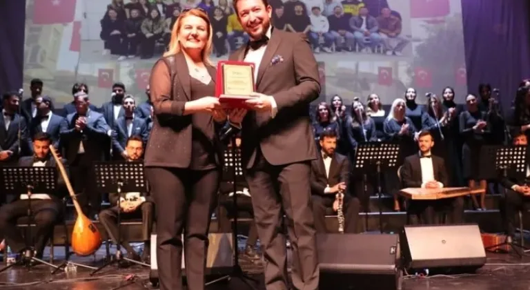 Kocaeli İzmit’te Halk Müziğiyle Coşkulu Anlar Yaşandı








