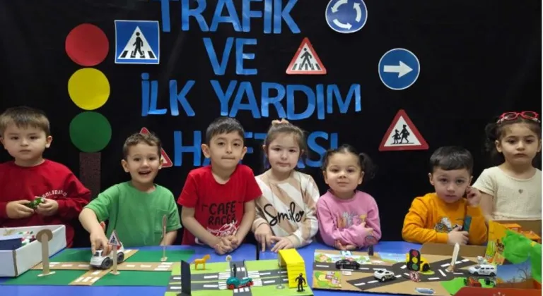 Kocaeli'de çocuklar trafik kurallarını eğlenerek öğrendiler