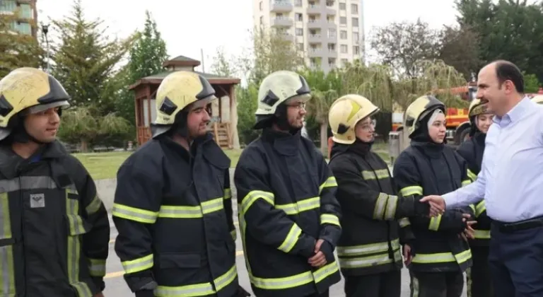 Konya'da Başkan Altay, “Gönüllü İtfaiyecilik” Eğitimi Alan Üniversite Öğrencileriyle Buluştu








