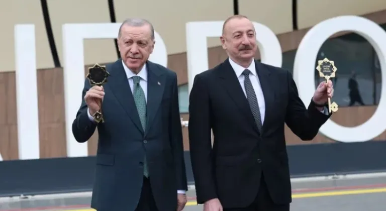 Laçın’ın Sembolik Anahtarları Erdoğan ve Aliyev’de


