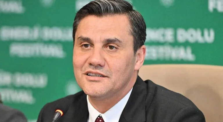 Manisa Büyükşehir Belediye Başkanı Ferdi Zeyrek hayatını kaybetti