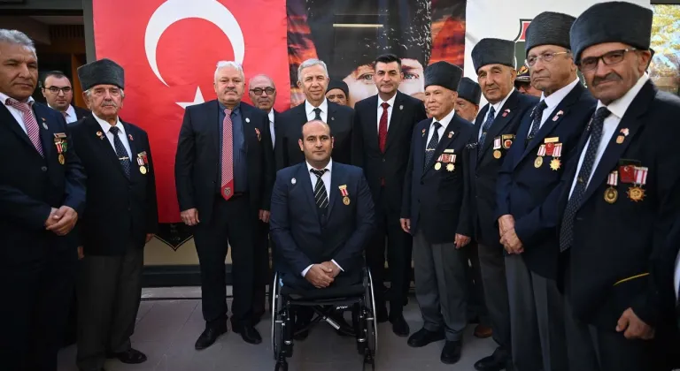 Mansur Yavaş Gazi ve Şehit yakınlarıyla buluştu