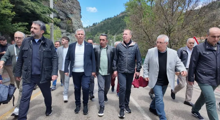 Mansur Yavaş, İpek Yolu Kültür Rotası’nda yer alan Mudurnu’yu gezdi