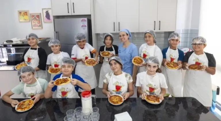 Mersin Mezitli’de Minik Şefler Pizza Keyfi Yaşadı