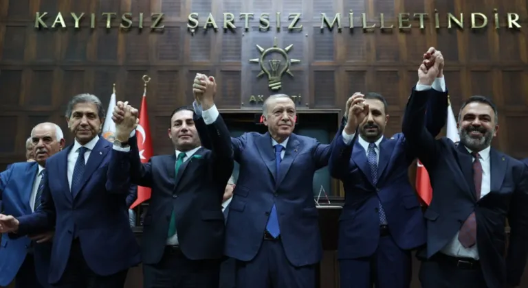 Milletvekili Ekici ve 4 Belediye Başkanı AK Parti’ye katıldı