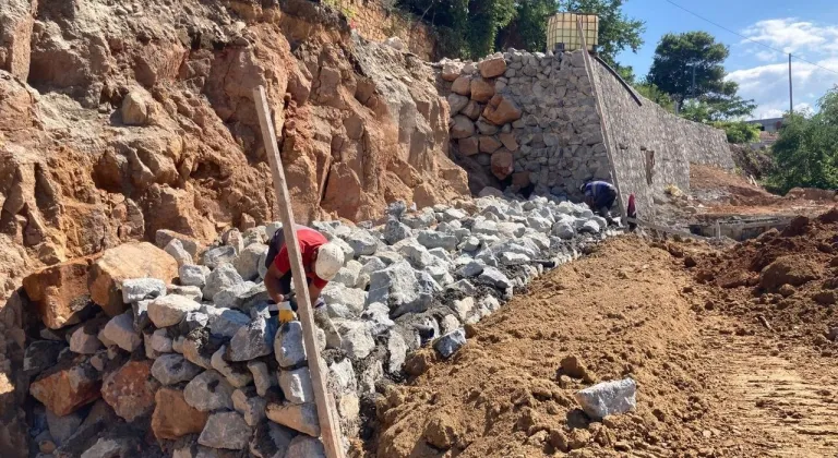 Ordu'da heyelanın tehdit ettiği güzergah korumaya alınıyor