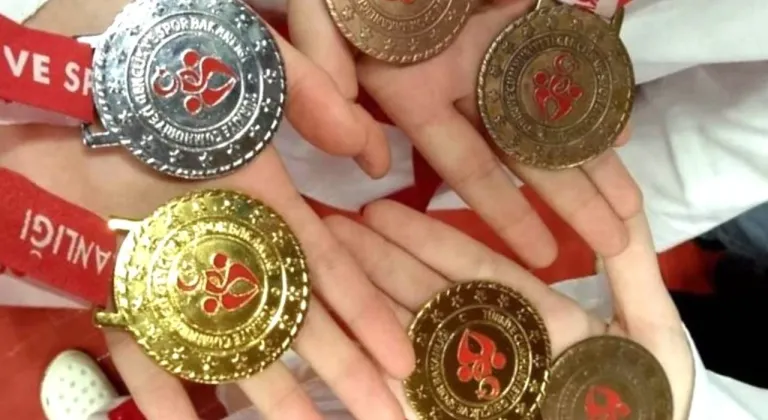 Ordulu minikler 4 sporcu ile Avrupa’da