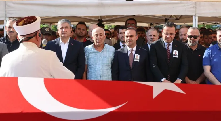 Orman yangınında hayatını kaybeden 10 kahraman son yolculuklarına uğurlandı