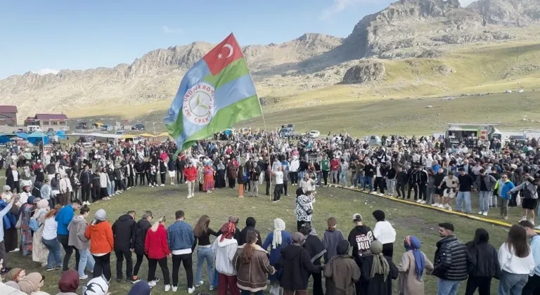 Ovit Yaylasında ilk gün coşkusu; on binler horona durdu