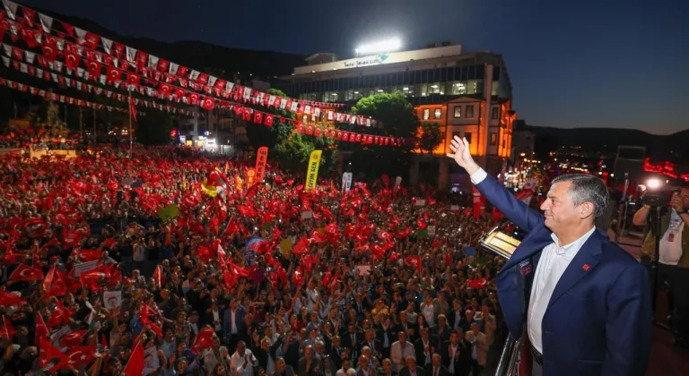 Özgür Özel Amasya’da konuştu: “Milletin rızası olmayan hiçbir düzen meşru değildir”