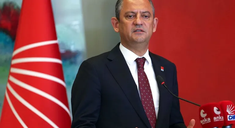 Özgür Özel Kurultay Öncesinde Eski Genel Başkanları Davet Etti