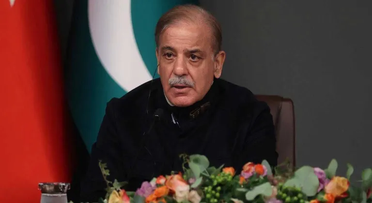 Pakistan Başbakanı Şerif: “Hindistan’a karşı tarihi bir zafer kazandık”
