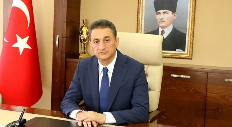 Rizeli Vali ailesi ile kaza geçirdi