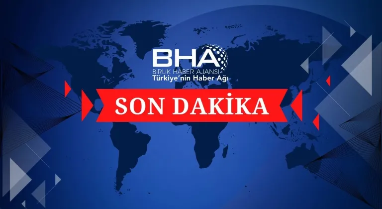 Sakarya'da tır devrildi: Otoyolda uzun süre trafik kilitlendi