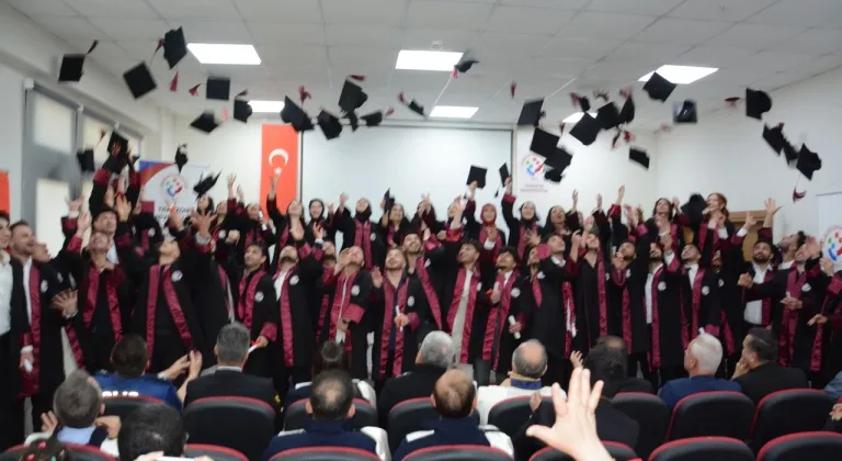 Şalpazarı MYO 4.mezunlarından 47 öğrenci kep sevinci yaşadı