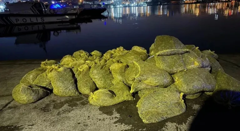 Samsun'da Kaçak Kum Midyesi Operasyonu: 1 Ton Midye Ele Geçirildi