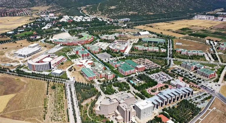 SDÜ’den “URAP 2024-2025 dünya sıralaması” başarısı