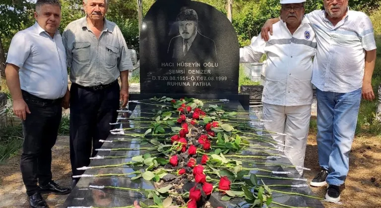 Şemsi Denizer, kabri başında anıldı