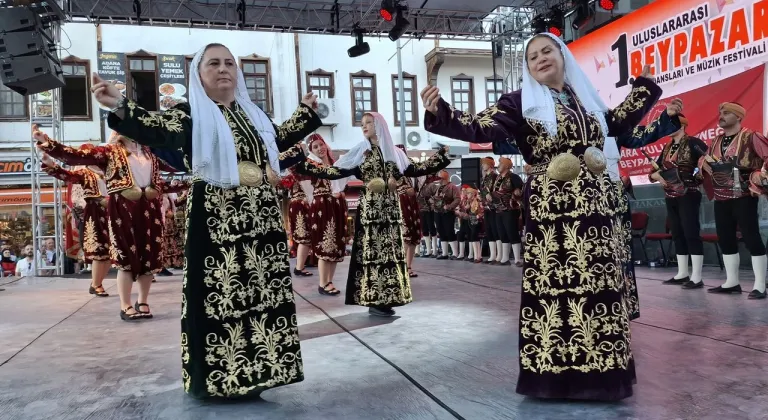 Sıcak havalara rağmen Beypazarı’nda turizm hareketliliği sürüyor