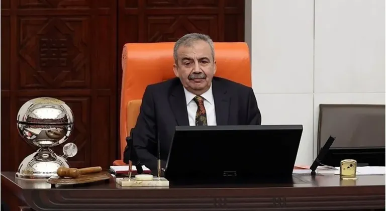 Sırrı Süreyya Önder Kalp Krizi Geçirdi: Sağlık Durumu Endişe Verici