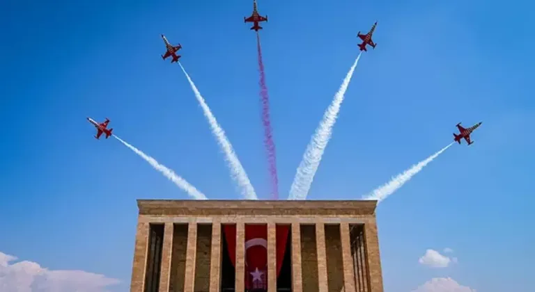 SOLOTÜRK, 30 Ağustos’a hazırlanıyor: Ata'nın huzurunda prova uçuşu